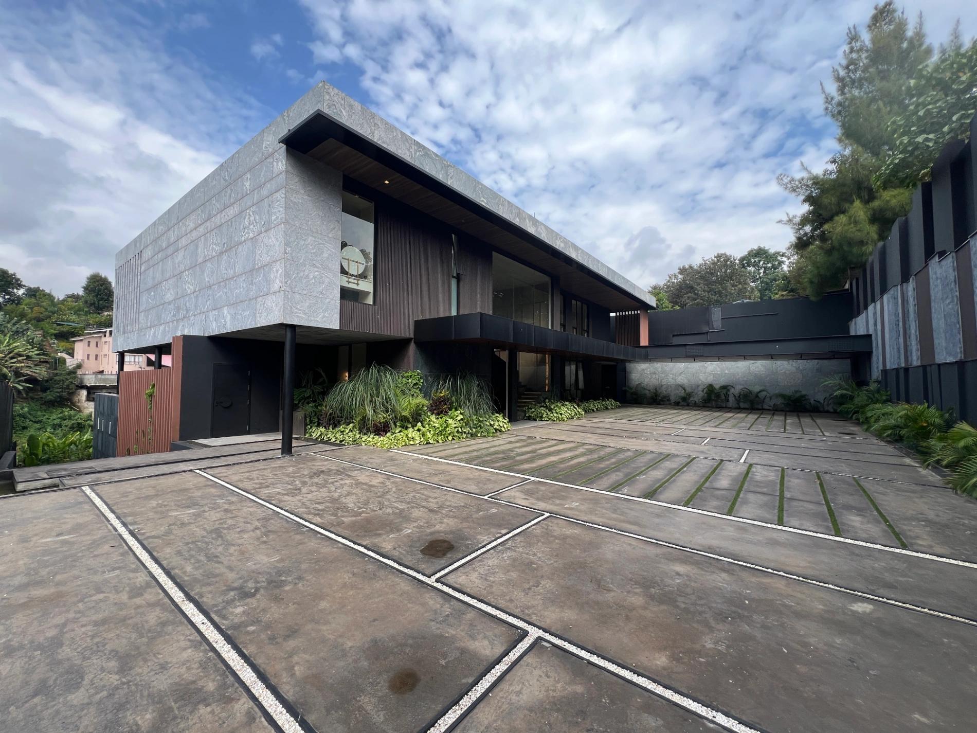5BR Townhouse on Sale in Kitisuru - Image 7
