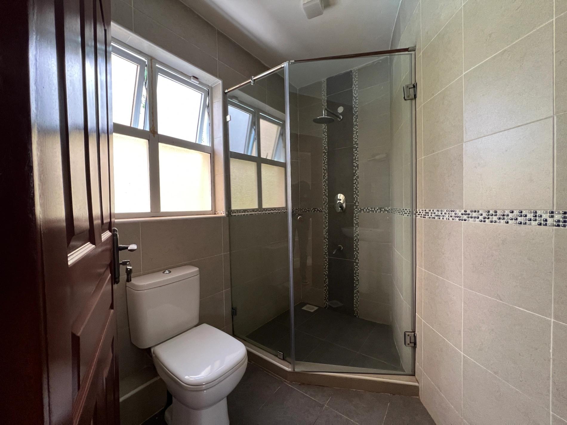 5BR +GYM +SQ on Sale in Lavington  - Image 9