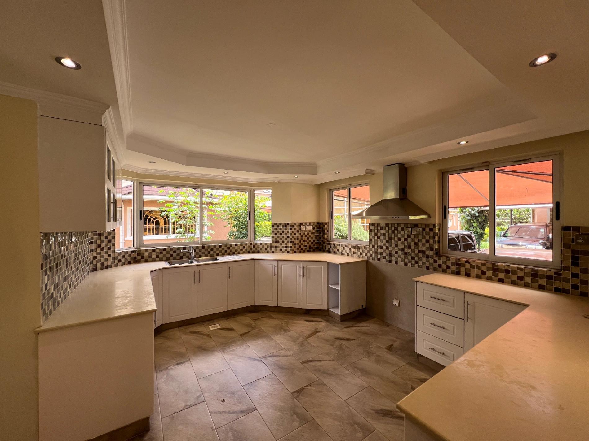 5BR +GYM +SQ on Sale in Lavington  - Image 26