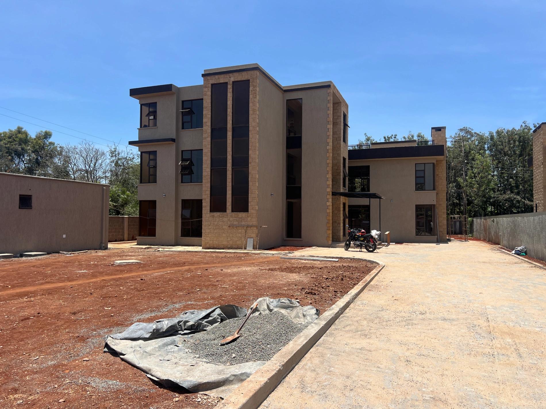 5BR Villa for Sale in Karen Hardy  - Image 2