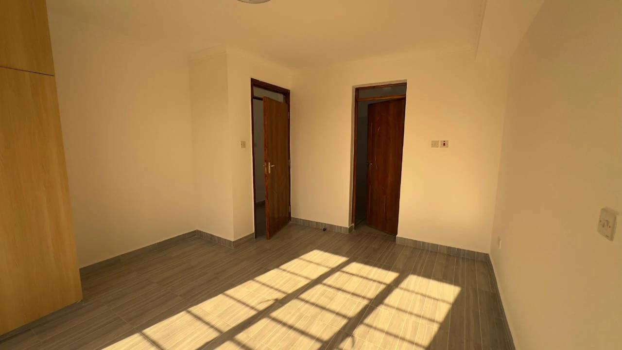 4BR Mansion on Sale in Malaa -Twin Falls  - Image 2